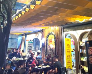ホーチミン・ビンタイン区の海鮮レストラン Phu Yen Street Foods