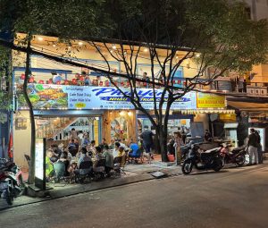 ホーチミン市で有名な海鮮炭火焼居酒屋Phu Yen Street Foods